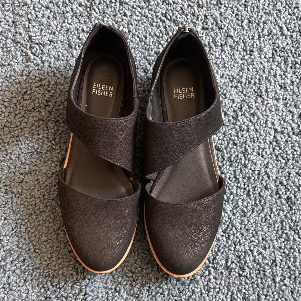 Eileen Fisher Women's Black Flats with Tan Sole